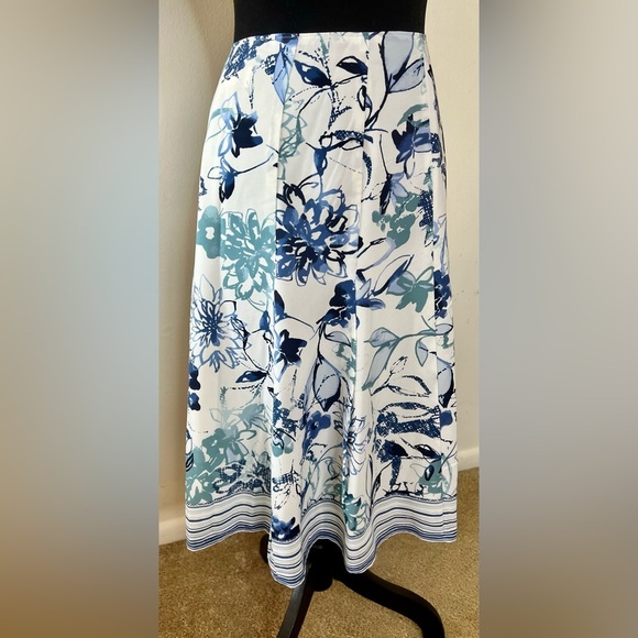 Preswick and Moore white and blue floral midi skirt fully lined zip side 10 EUC - Picture 3 of 5